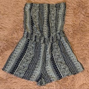 Forever 21 navy blue and white pattern romper
